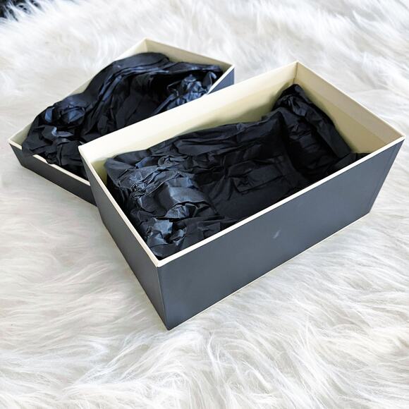 Jo Malone Candle Box with Bow - Picture 6 of 6